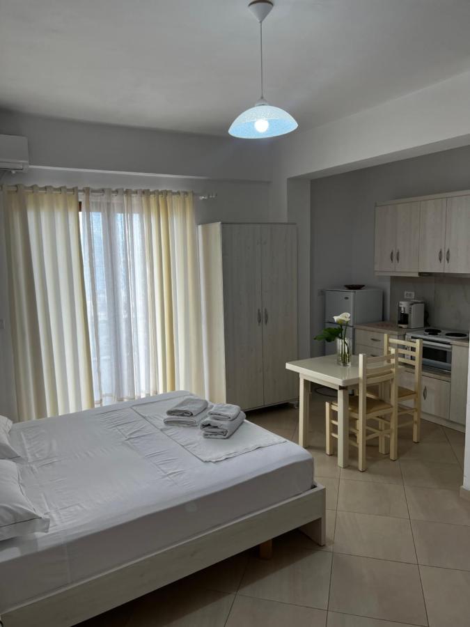 Garden Villa Eva Sarandë エクステリア 写真