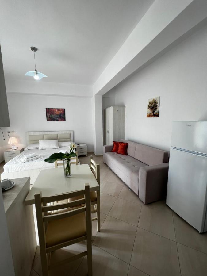 Garden Villa Eva Sarandë エクステリア 写真