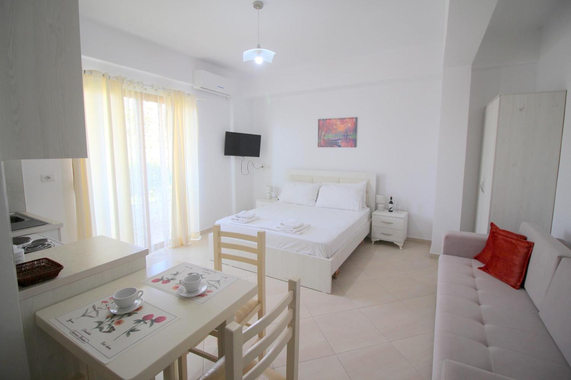 Garden Villa Eva Sarandë エクステリア 写真