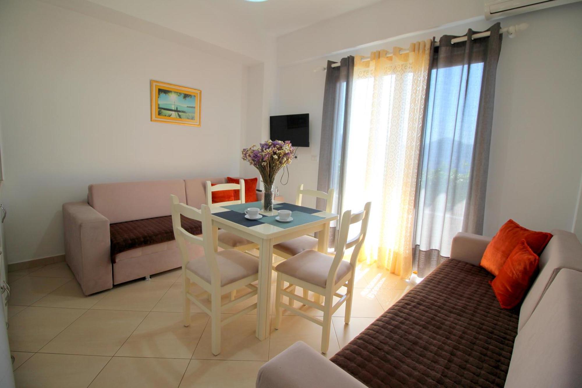 Garden Villa Eva Sarandë エクステリア 写真